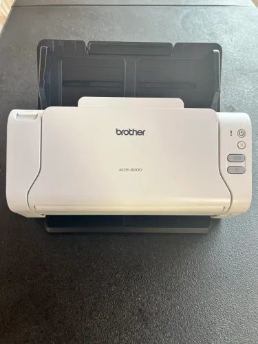 Scanner Brother ADS2200