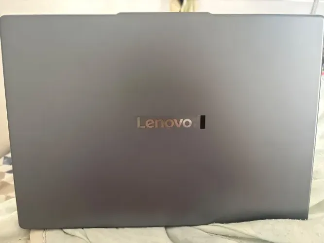 Notebook Lenovo IdeaPad Slim 3 15IRH10, com apenas 7 meses de uso, em estado impecável