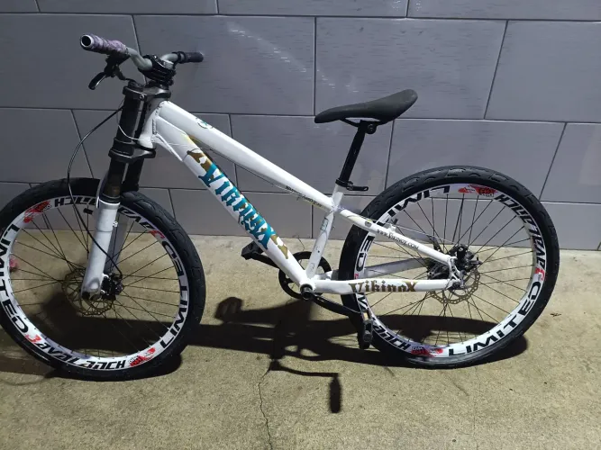 Bicicleta viking com defeito no quadro