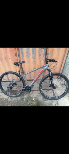 Vendo essa linda bicicleta lotus aro 29 quadro 17.5 lubrificada tem nota fiscal e só