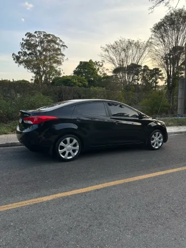 Hyundai Elantra GLS 1.8 16V Aut. 2012