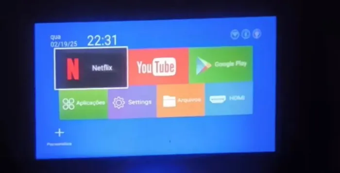 PROJETOR 4K ULTRA HD - Wi-Fi - BLUETOOTH (HY300 MAGCUBIC)