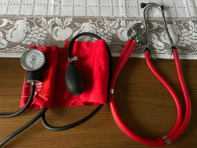 Kit Enfermagem Estetoscópio e esfigmomanômetro