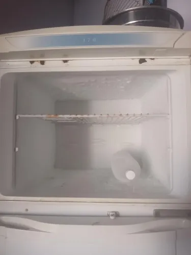 Geladeira branca 