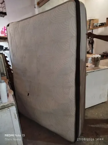 Cama Queen 600 reais