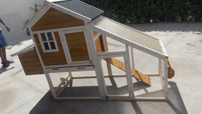 CASINHA DE MADEIRA COMPLETA PARA ANIMAIS PEQUENO PORTE