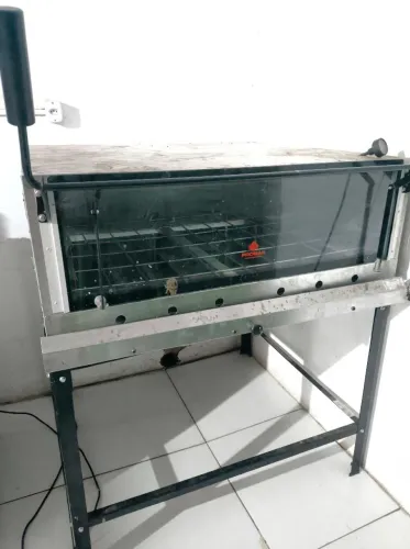 Formo para até 5 pizzas ao mesmo tempo 