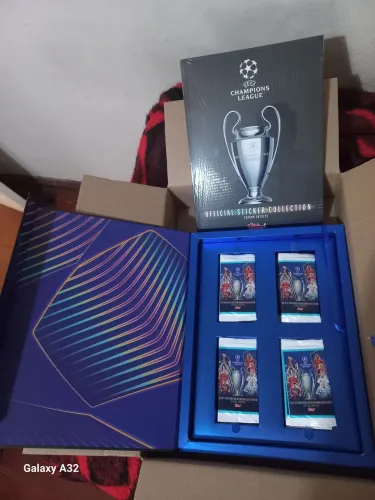 Kit álbum UEFA Champions League 24 25 com 80 pacotinhos 480 figurinhas
