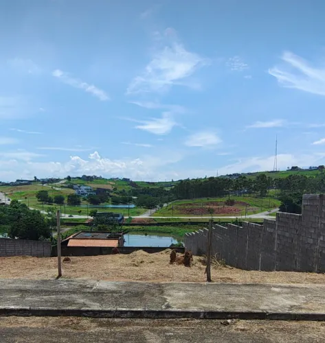 Terreno com um belo visual 