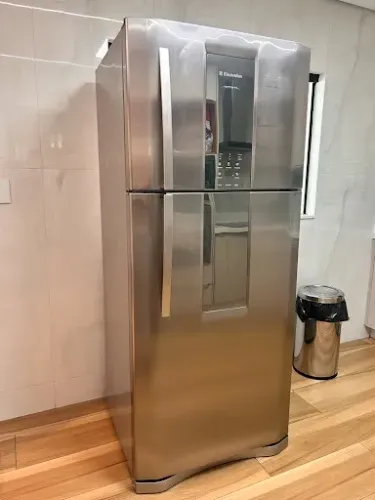Geladeira Electrolux Infinity DF80X Frost Free Inox 553L (127V) - Impecável!