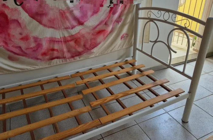 Cama de ferro branca