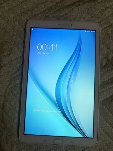 Samsung SM-X7560,