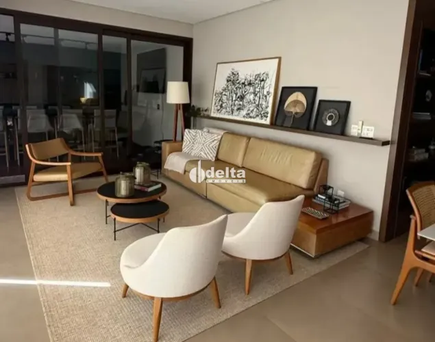Casa em condomínio disponível para locação e venda no bairro Gávea em Uberlândia-MG