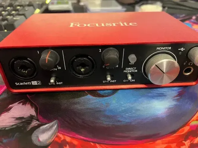 Focusrite Scarlett 2i2 2nd Gen Interface De Áudio 2 Geração (Usado)