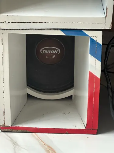 Médio Triton 10 600 rms