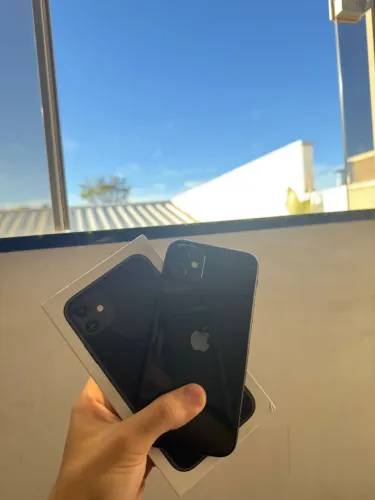 iPhone 11 semi novo 128gb