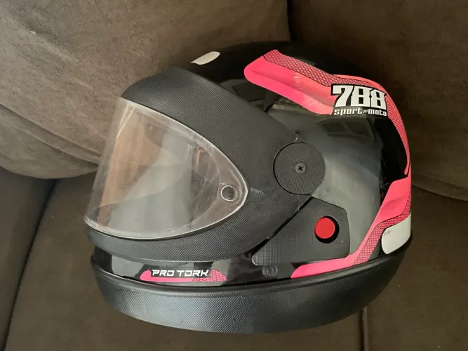 Capacete seminovo feminino tamanho 58