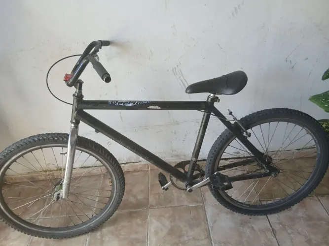 Bicicleta Aro 26 em excelente estado.