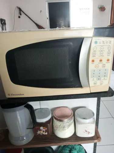 Microondas só parou de esquentar vendo $150 preço negociável