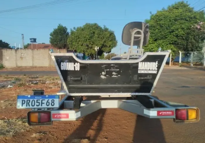 Vendo Kit completo canoa, motor e carretinha rodoviária 