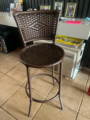 Banqueta bistrô alta de fibra
