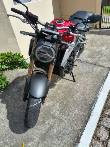 CB650r - Moto em estado de ZERO - 8 MIL KM !!!