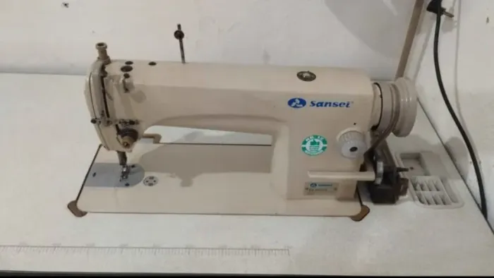 Máquina de costura industrial