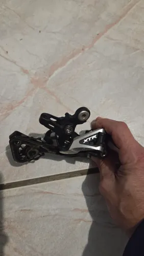 Câmbio traseiro Shimano XTR