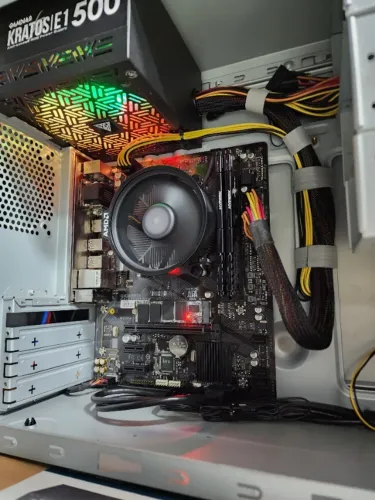 PC Ryzen 5 16GB RAM