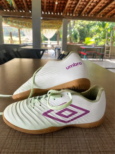 Chuteira Umbro Futsal Original Verde Menta/Lilás - Excelente Estado