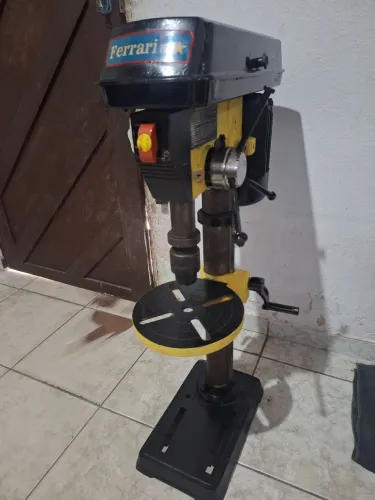 Furadeira de bancada
