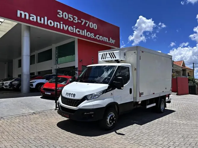 IVECO DAILY 65-170CS COM BAÚ REFRIGERADO 