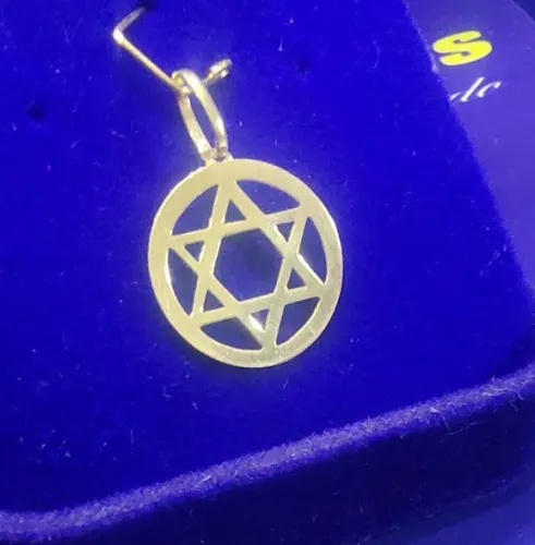 Pingente Estrela de Davi Vazada Lisa Ouro 18 Kilates Peso 0.44 Gramas 19.9 mm             