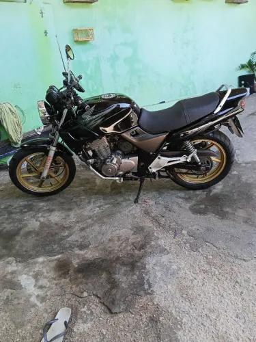 Vendo ou troco em outro veículo de menor valor 17 mil (Golpista nem vem.)