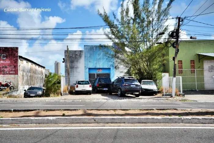 Galpão na Av. da Integração  Candelária