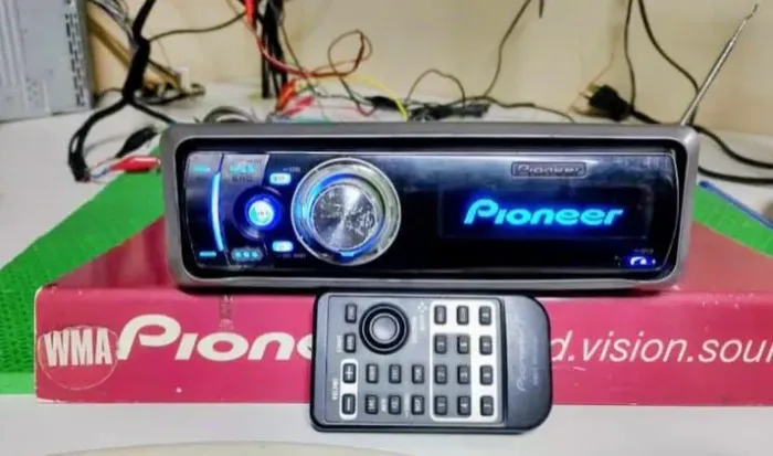 Som automotivo da pionner zeradinho com vários gráficos e controle de longa distancia