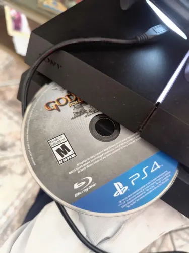 Playstation 4 slim