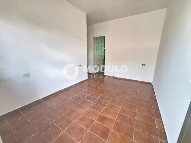Casa residencial disponível para locação no bairro Jardim das Palmeiras.