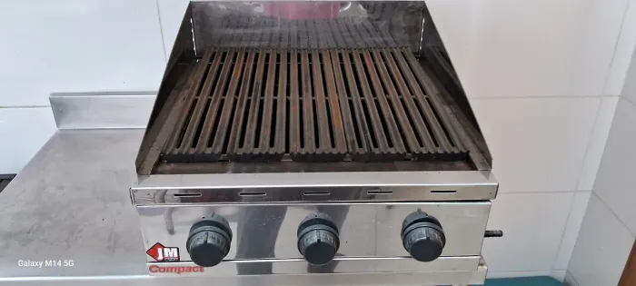Charbroiler a gás JM.