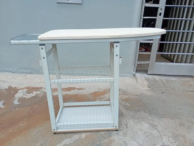 Banca de passar roupas reformada