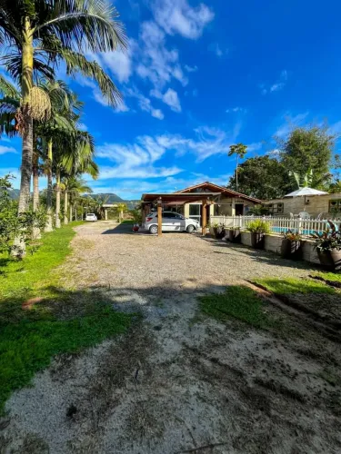Sua Chácara porteira fechada em Santo Amaro da Imperatriz - recém reformada. 100% plano ap