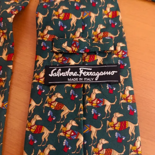 Gravata Salvatore Ferragamo Marca de Luxo Italiana - com Cães