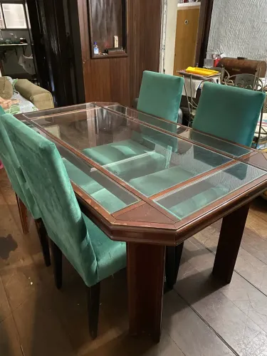 Conjunto mesa e cadeiras, vendo separado tbm
