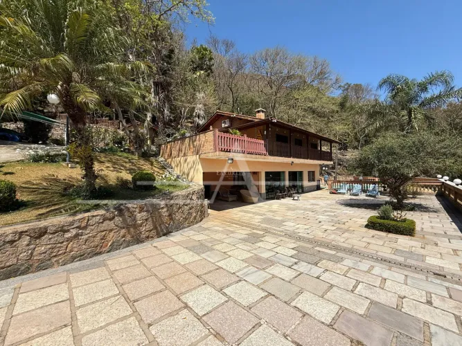 Refúgio Exclusivo à Venda - 85.000 m² com Vista para Represa e Lazer Completo