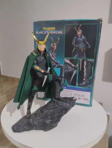 Action figure Loki Ragnarok vingadores 