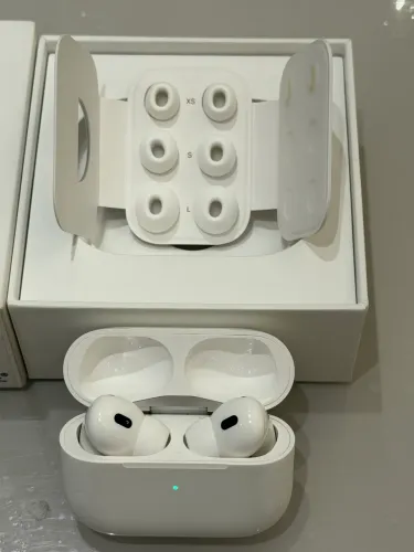 Apple AirPods Pro 1° Geração Original com tradução por IA