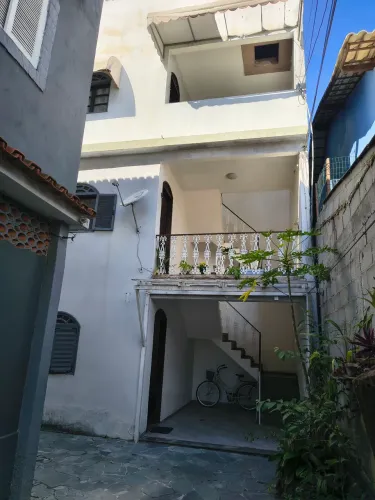 Apartamento térreo 03 quartos em Macaé