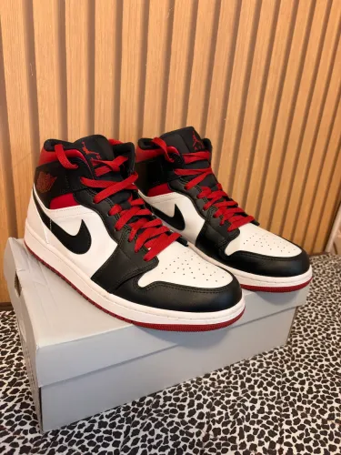 Tênis Nike air Jordan Classico original 42