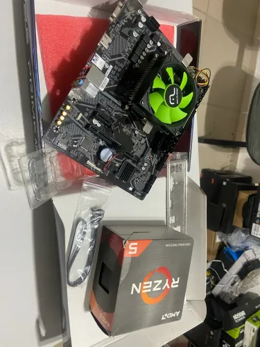 Vendo Kit Ryzen 5 3600 6/12 16 giga xpg 3200 placa mãe gigabyte A520k