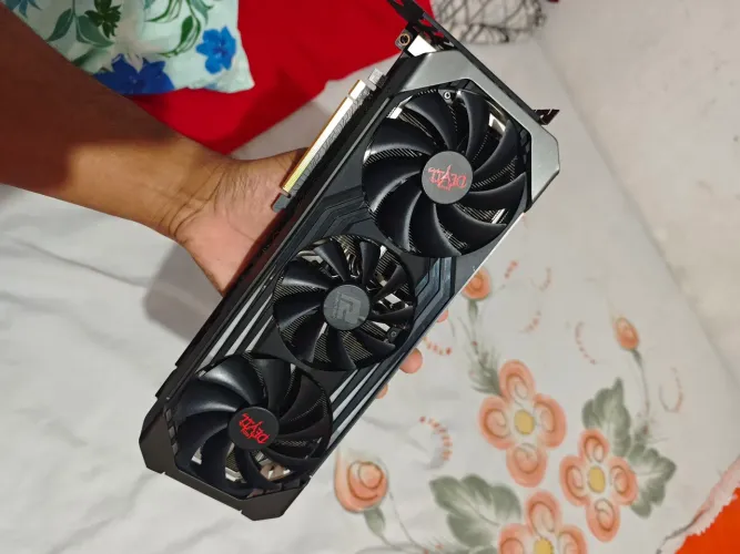 Vendo/Troco Powercollor Red Devil RX 6700XT 12GB